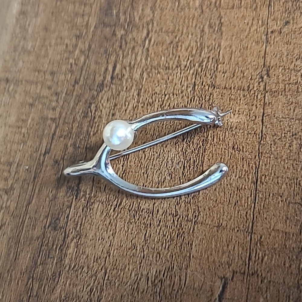 VINTAGE Minimalist Silver Wishbone Pearl Brooch